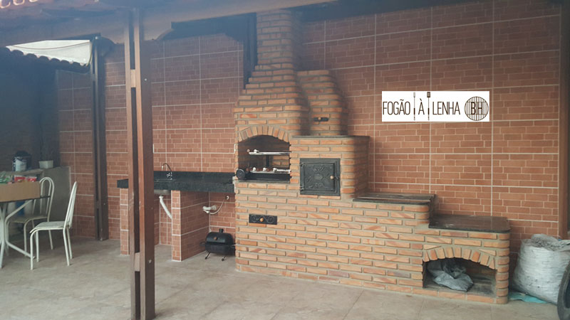 Fogão a Lenha Com Forno e Churrasqueira no Vila Pérola, Contagem