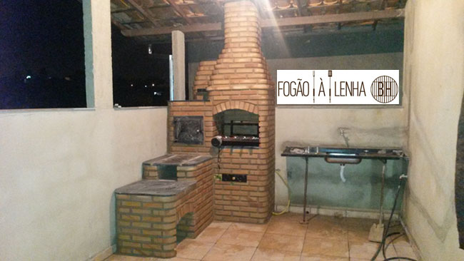 Fogão a Lenha com Forno e Churrasqueira de tijolinho em Contagem