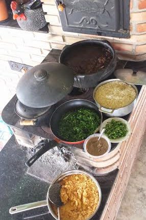 Feijoada no Fogão a Lenha