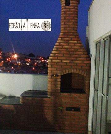 Fogão a Lenha e Churrasqueira em Forno em Cobertura