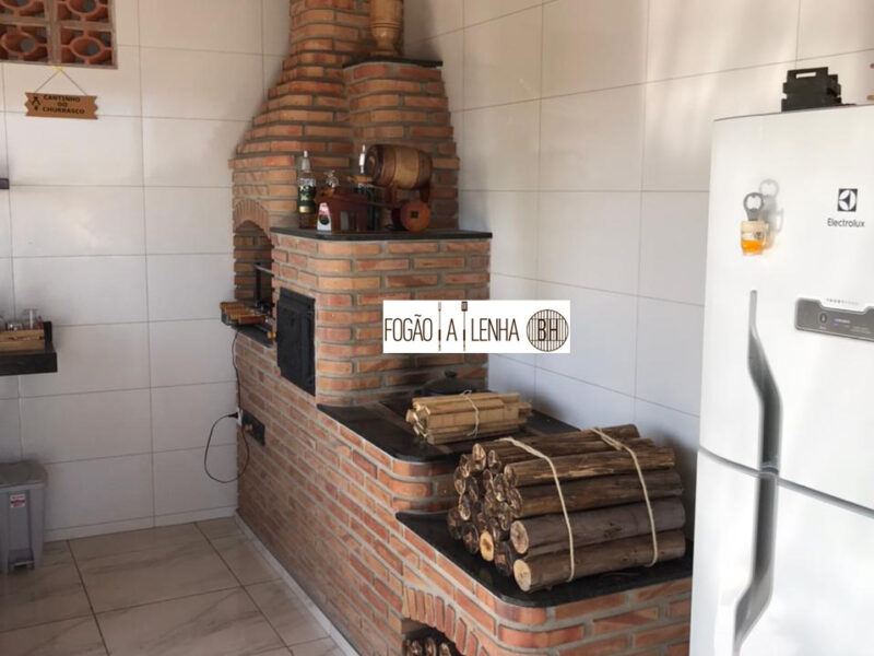 Fogão a Lenha com Forno e Churrasqueira em Ribeirão das Neves