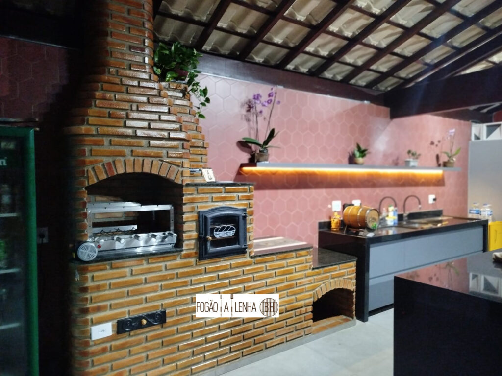 Fogão a Lenha, Churrasqueira e Forno no Vale do Tamanduá Santa Luzia
