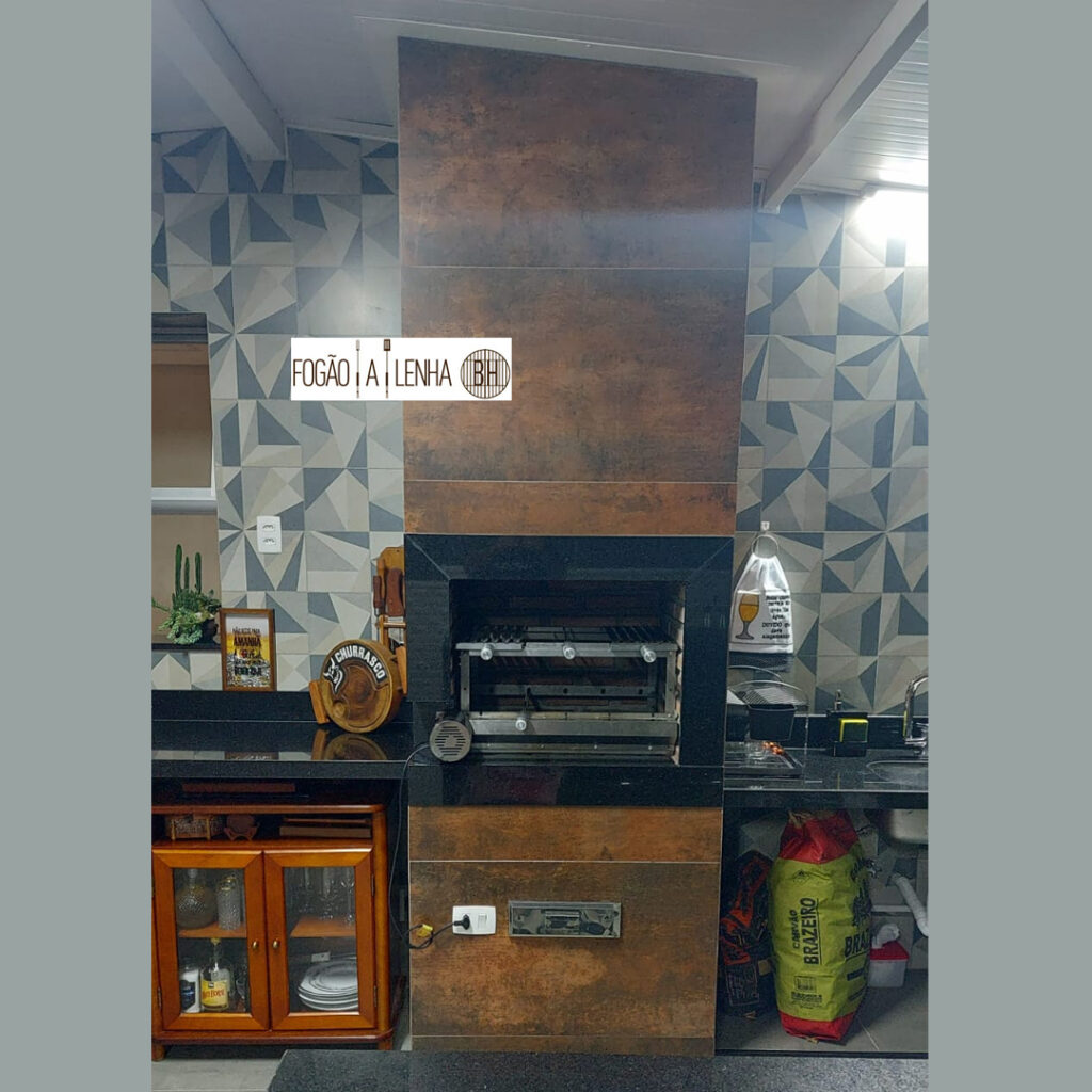 Churrasqueira Predial, Quadrada, Revestida de Porcelanato