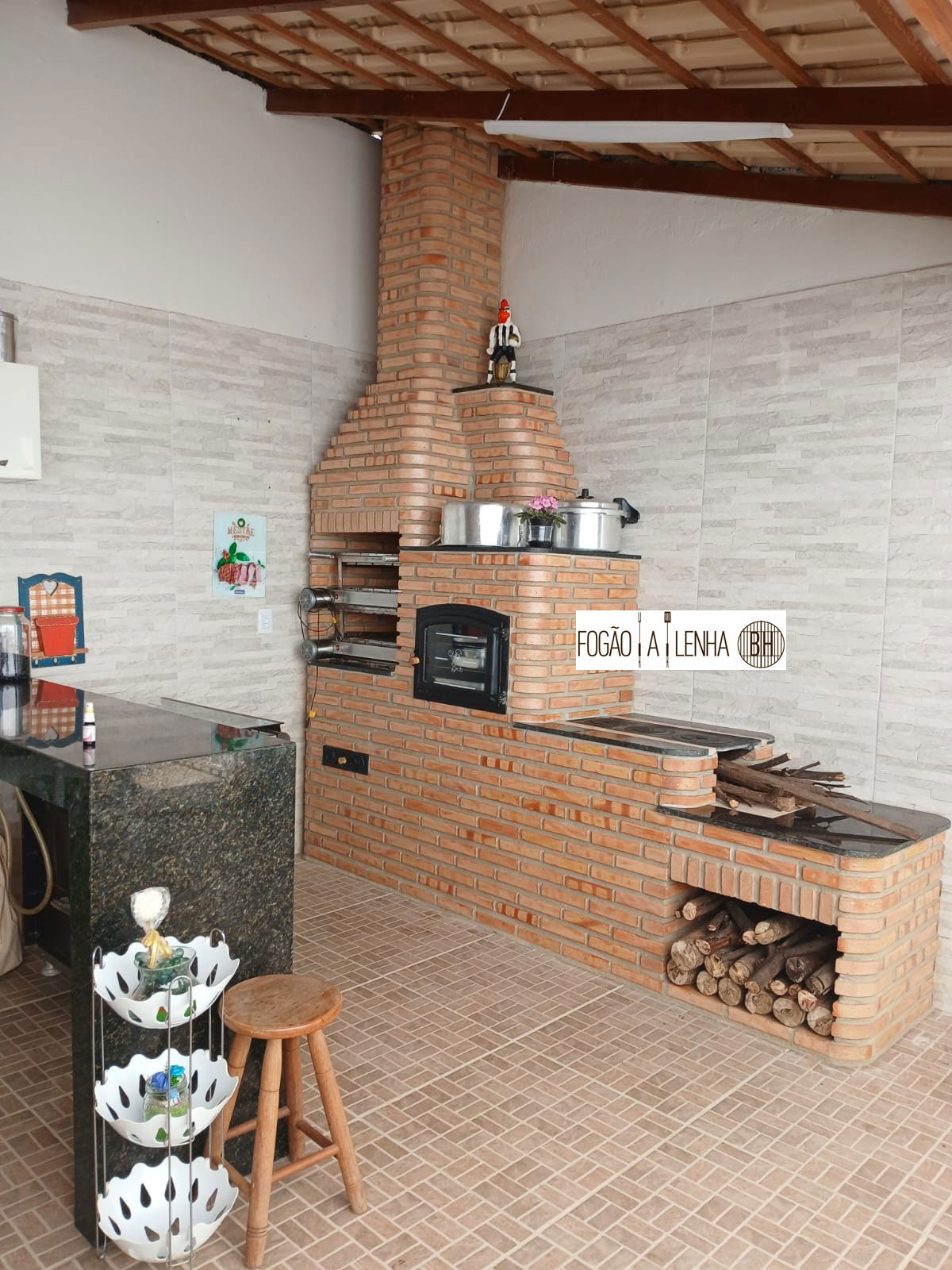 Fogão a Lenha com Forno e Churrasqueira no Liberdade, Santa Luzia