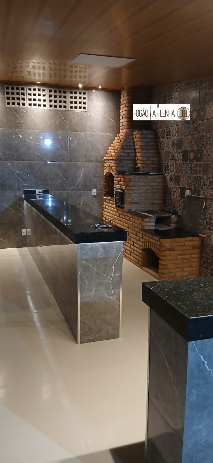 Fogão a Lenha com Forno e Churrasqueira de Tijolinho no Colorado, Contagem