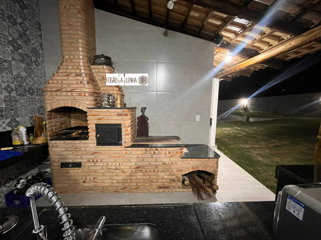 Fogão a Lenha com Forno e Churrasqueira em Esmeraldas