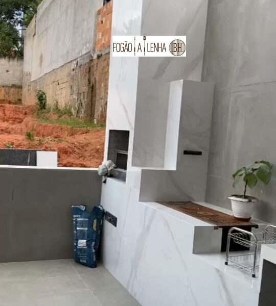 Fogão a Lenha e Churrasqueira Revestido de Porcelanato