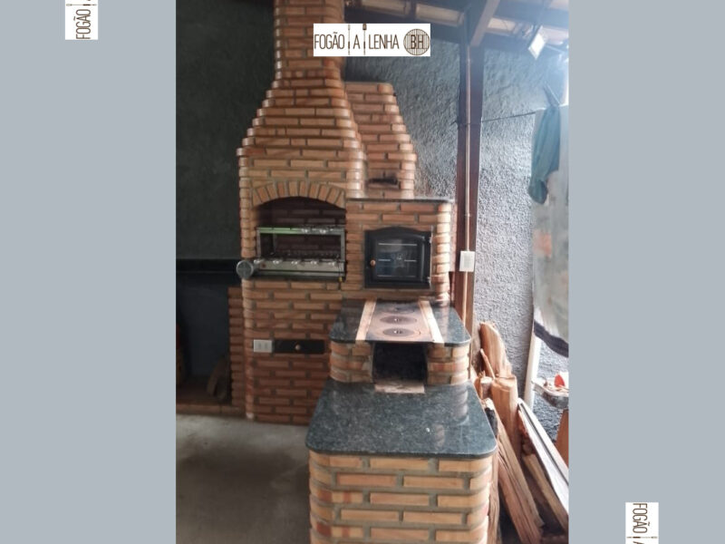 Fogão a Lenha com Forno e Churrasqueira no bairro Satélite em Juatuba